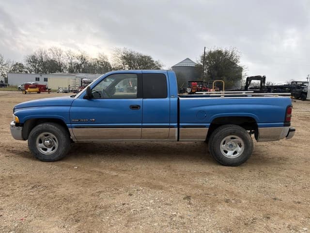 Image of Dodge Ram 1500 equipment image 1