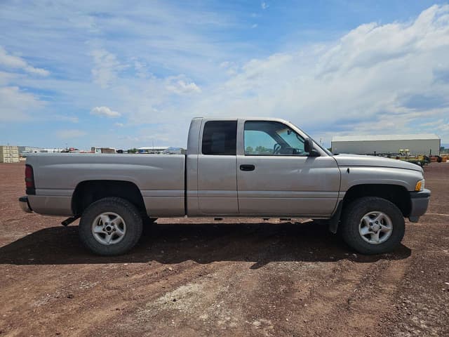 Image of Dodge Ram 1500 equipment image 3