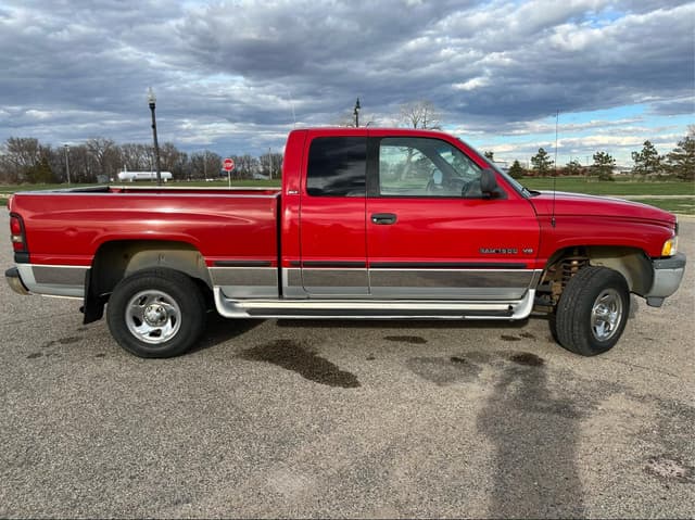 Image of Dodge Ram 1500 equipment image 4