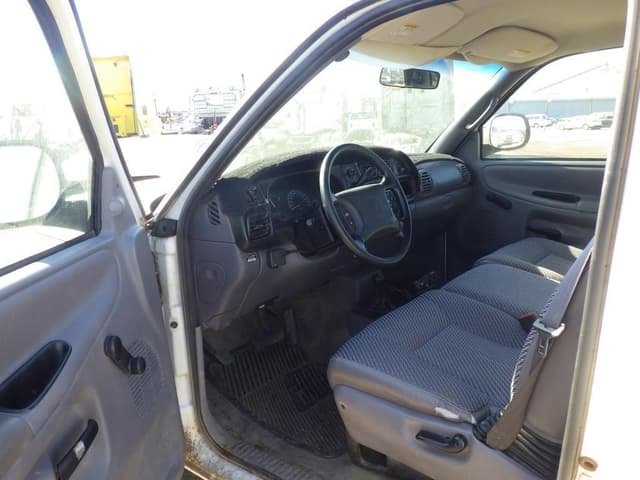 Image of Dodge Ram 1500 equipment image 4
