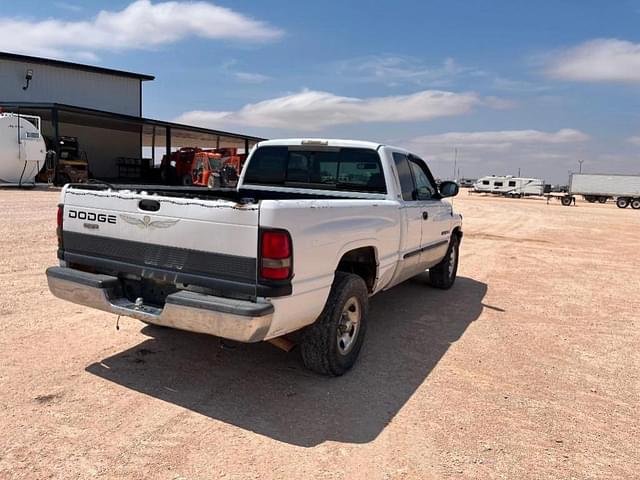 Image of Dodge Ram 1500 equipment image 4