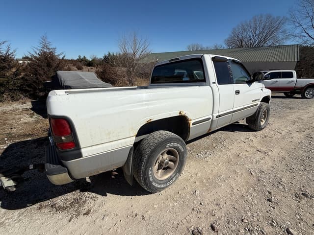 Image of Dodge Ram 1500 equipment image 3