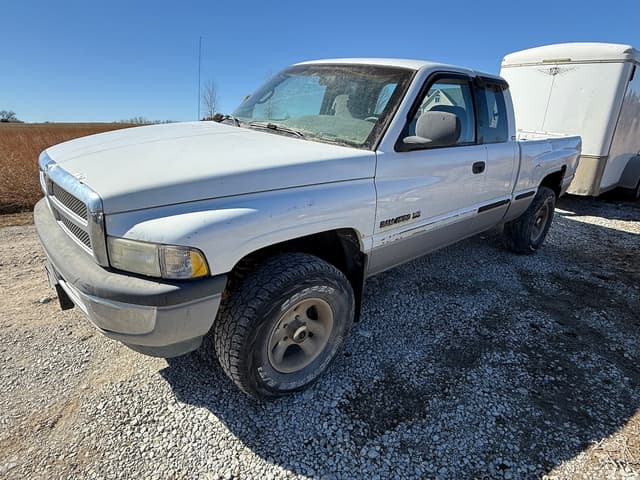 Image of Dodge Ram 1500 equipment image 2