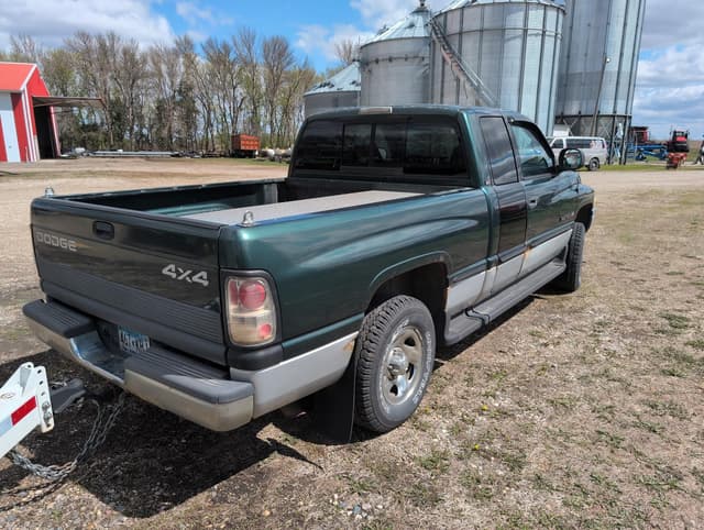 Image of Dodge Ram 1500 equipment image 4