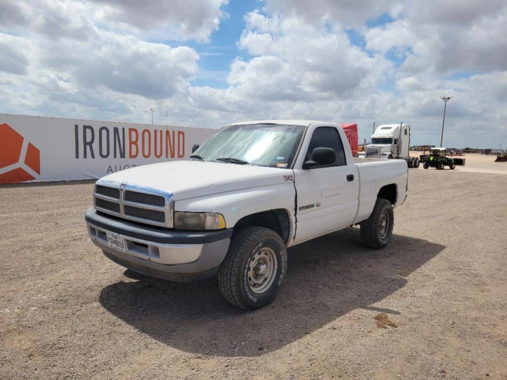 1999 Dodge Ram 1500 Equipment Image0