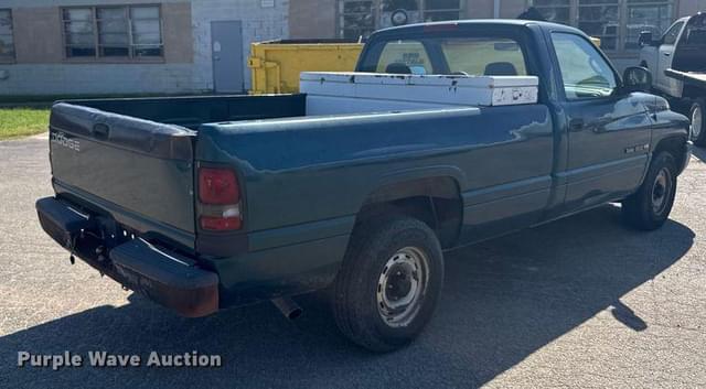 Image of Dodge Ram 1500 equipment image 4