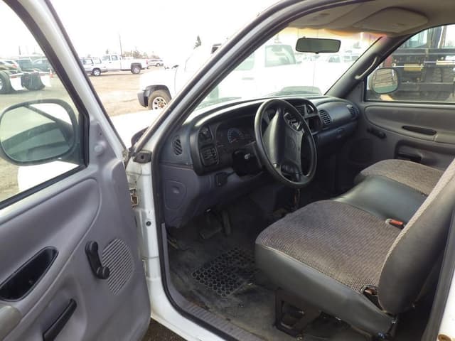 Image of Dodge Ram 1500 equipment image 4