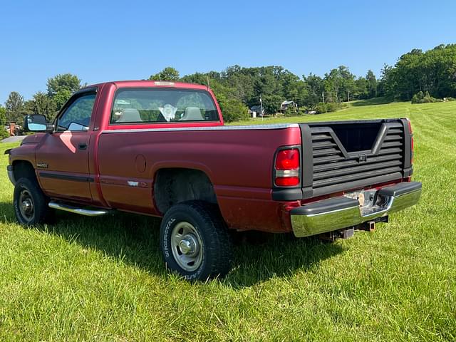 Image of Dodge Ram 2500 equipment image 3