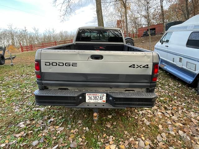 Image of Dodge Ram 2500 equipment image 4