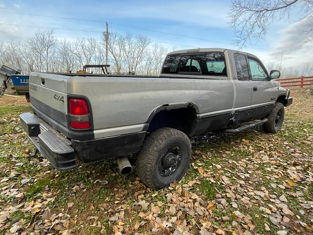 Image of Dodge Ram 2500 equipment image 3