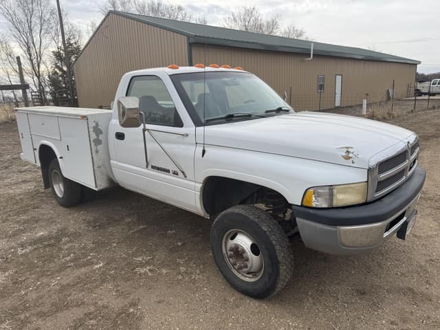 Image of Dodge Ram 3500 equipment image 2