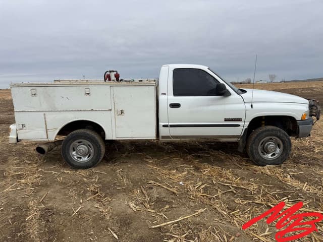 Image of Dodge Ram 2500 equipment image 3