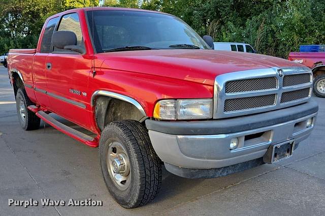 Image of Dodge Ram 2500 equipment image 2