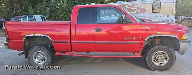 Image of Dodge Ram 2500 equipment image 3