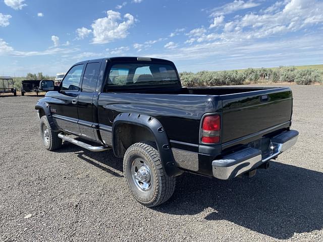 Image of Dodge Ram 2500 equipment image 3
