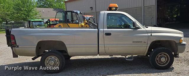 Image of Dodge Ram 2500 equipment image 3