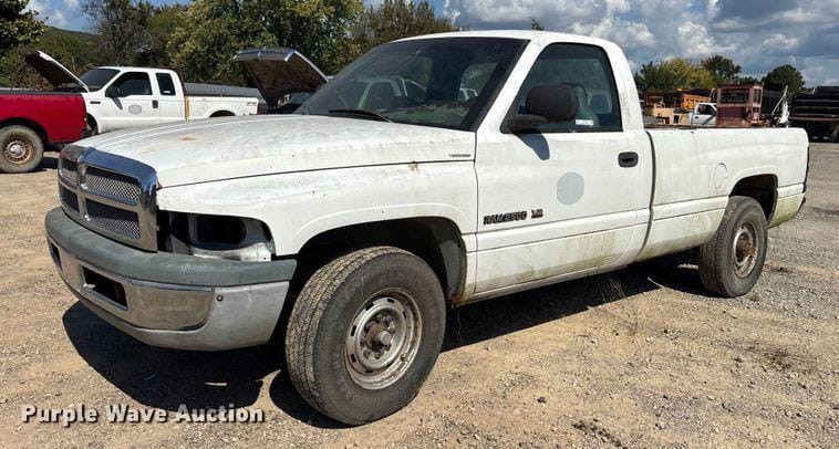 1999 Dodge Ram 2500 Equipment Image0