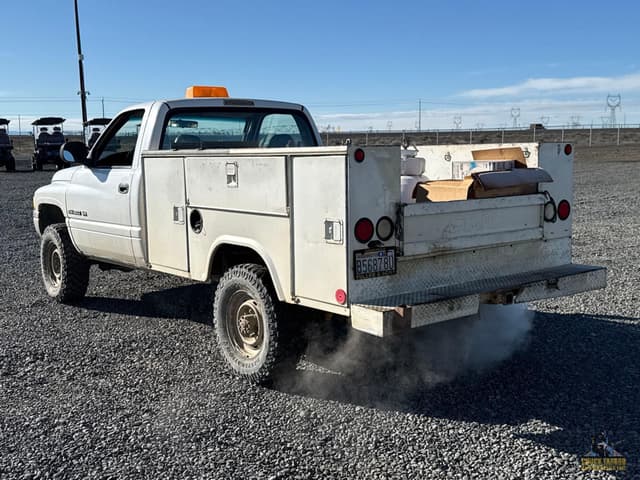 Image of Dodge Ram 2500 equipment image 2