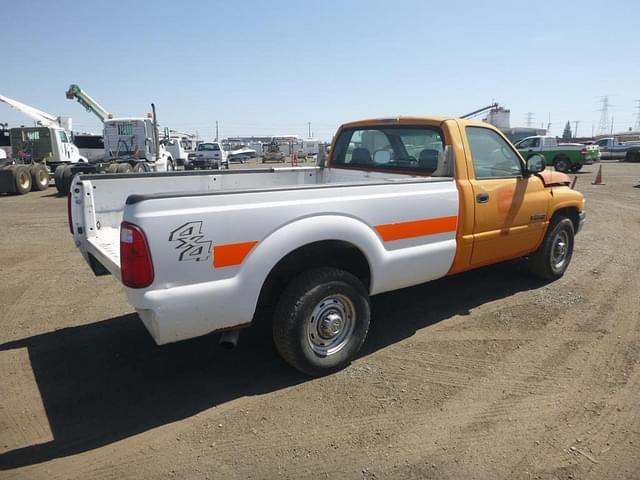 Image of Dodge Ram 2500 equipment image 3