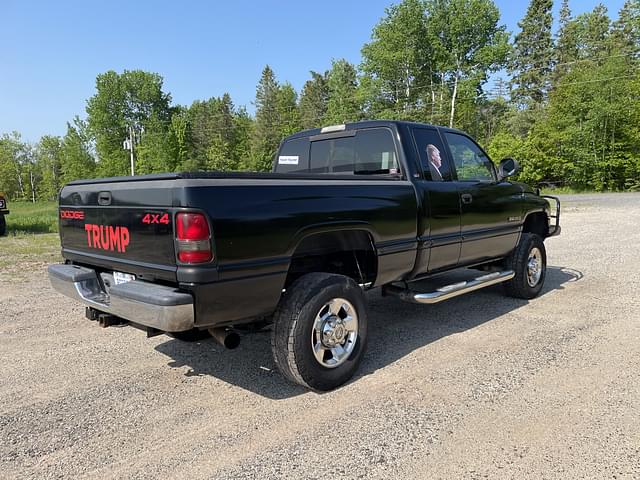 Image of Dodge Ram 2500 equipment image 4