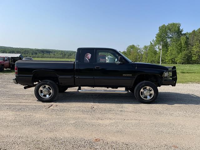 Image of Dodge Ram 2500 equipment image 3