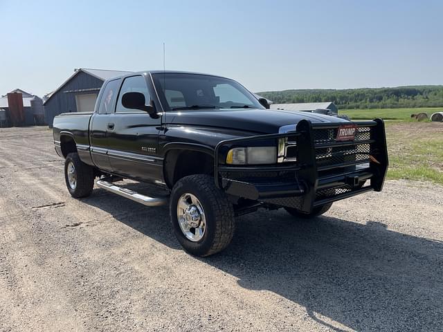 Image of Dodge Ram 2500 equipment image 2