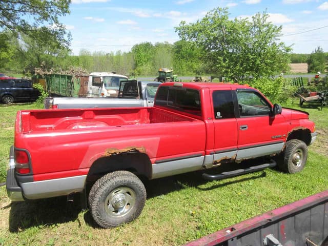 Image of Dodge Ram 2500 equipment image 4