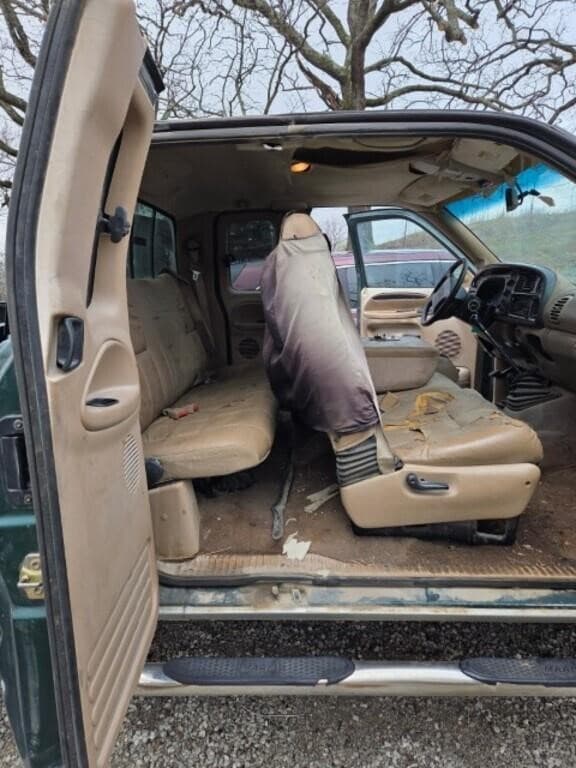 Image of Dodge Ram 2500 equipment image 2