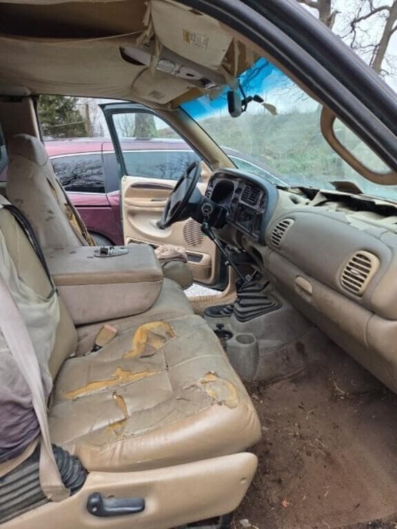 Image of Dodge Ram 2500 equipment image 3