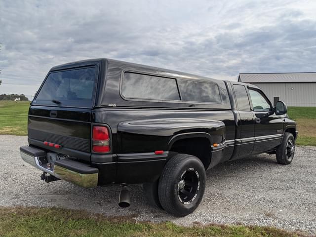 Image of Dodge Ram 3500 equipment image 4