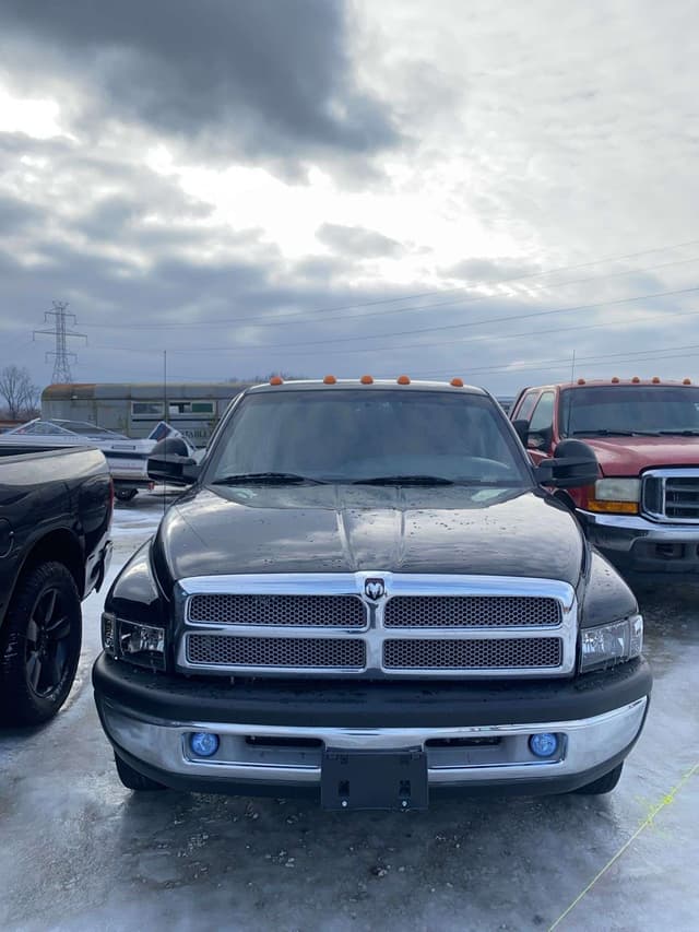 Image of Dodge Ram 3500 equipment image 3