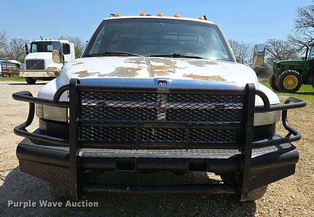 Image of Dodge Ram 3500 equipment image 1