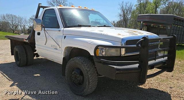 Image of Dodge Ram 3500 equipment image 2