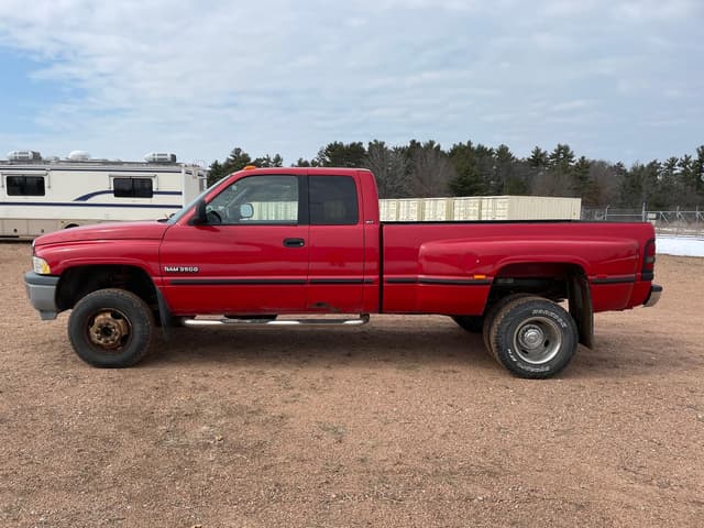 Image of Dodge Ram 3500 equipment image 1