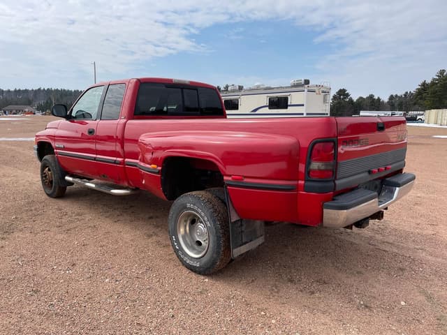 Image of Dodge Ram 3500 equipment image 2