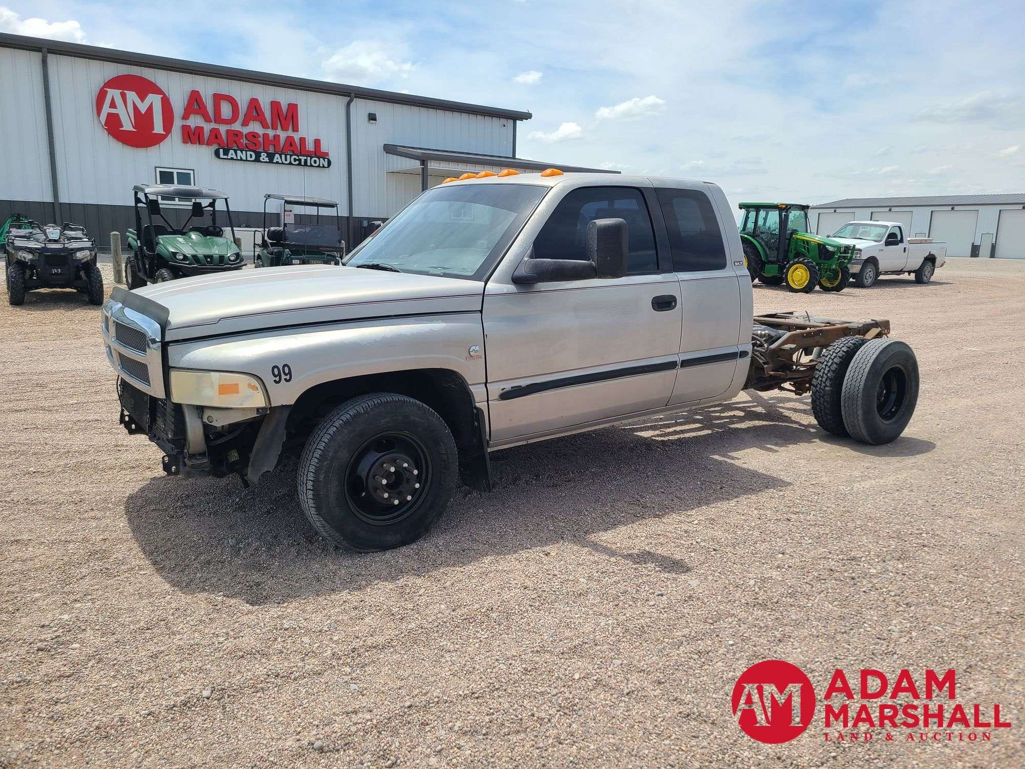 1999 Dodge Ram 3500 Equipment Image0