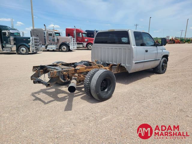 Image of Dodge Ram 3500 equipment image 3