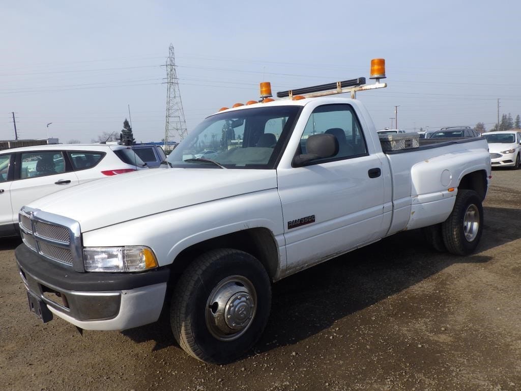 1999 Dodge Ram 3500 Equipment Image0