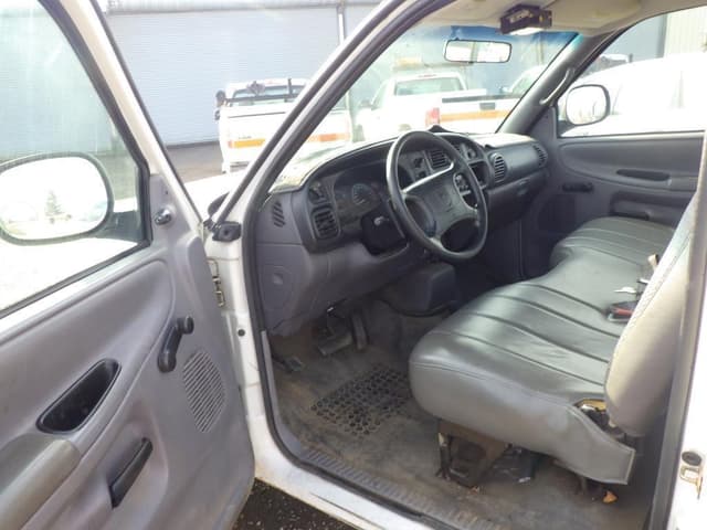 Image of Dodge Ram 3500 equipment image 4