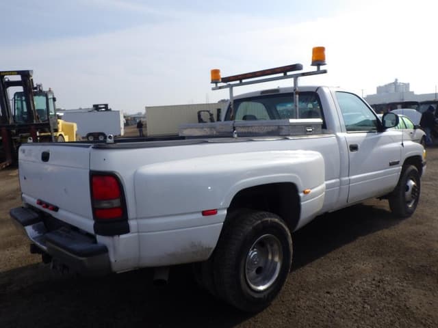 Image of Dodge Ram 3500 equipment image 2