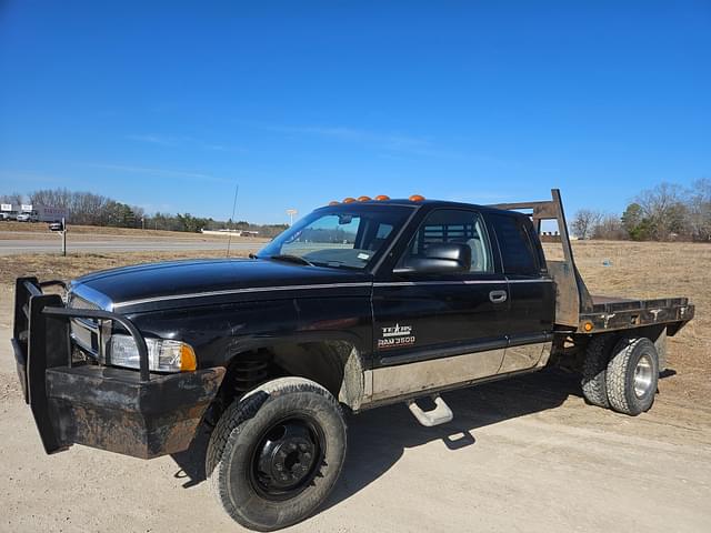 Image of Dodge Ram 3500 equipment image 1