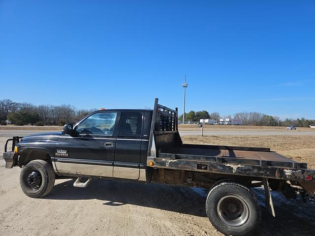 Image of Dodge Ram 3500 equipment image 4