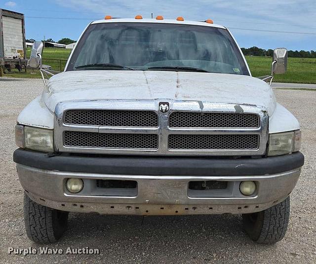 Image of Dodge Ram 3500 equipment image 1