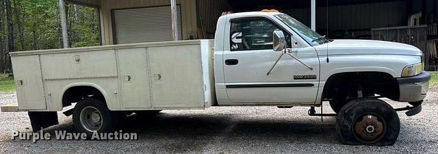 Image of Dodge Ram 3500 equipment image 3
