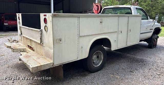 Image of Dodge Ram 3500 equipment image 4