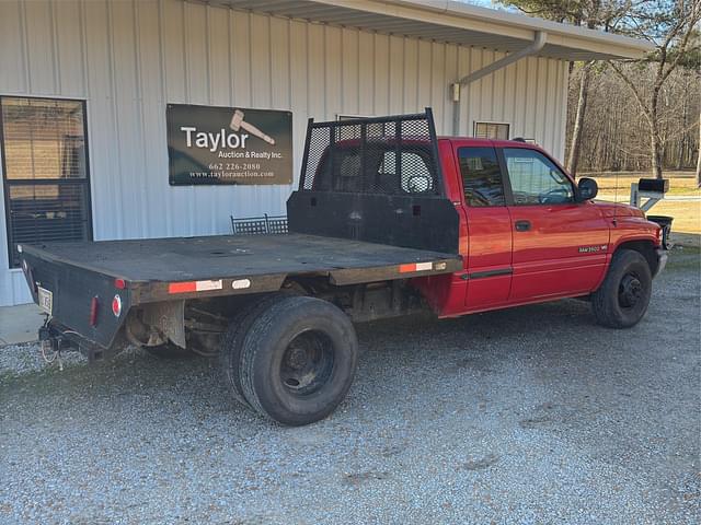 Image of Dodge Ram SLT equipment image 4