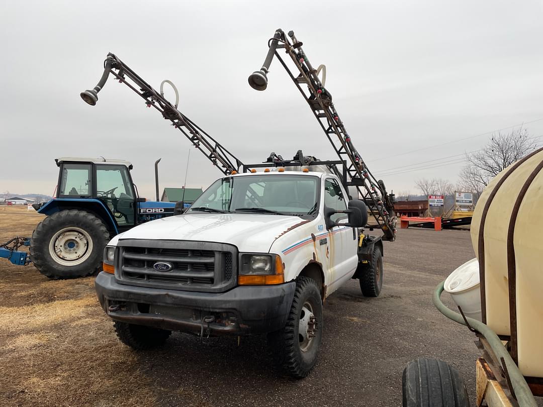 Image of Ford F-350 Primary image