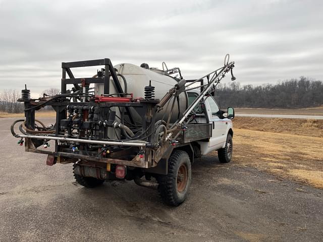 Image of Ford F-350 equipment image 3