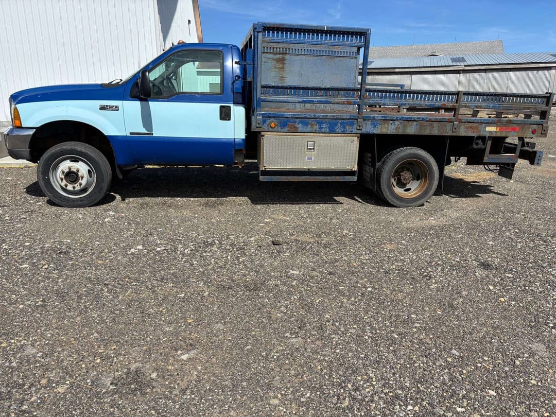 Image of Ford F-450 Primary image