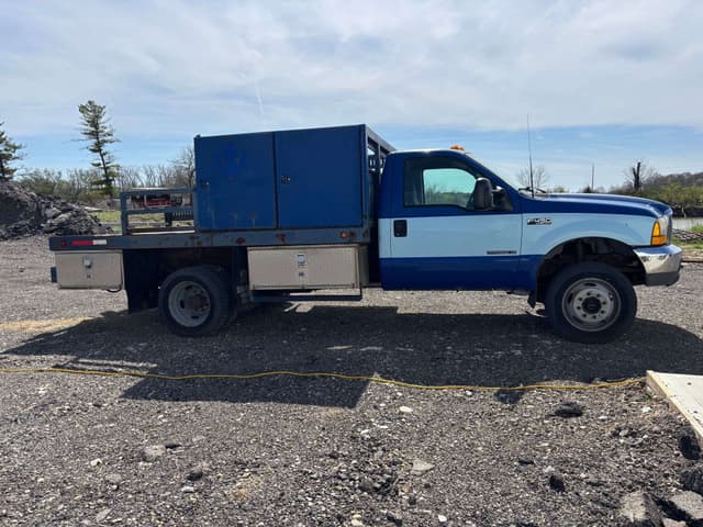 Image of Ford F-450 equipment image 2